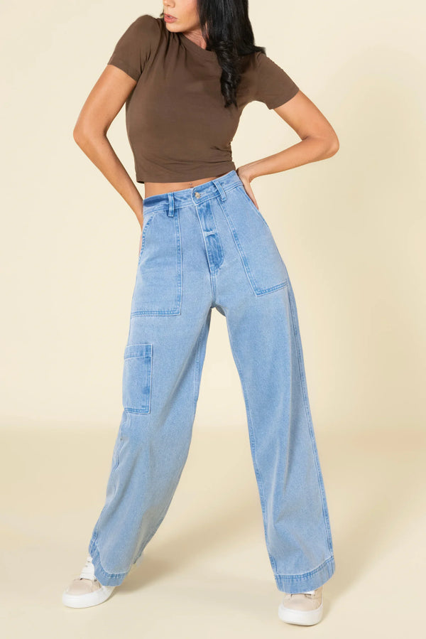 Jeans cargo Straight wide-leg, perna reta, cintura alta, em tom azul celeste gelo